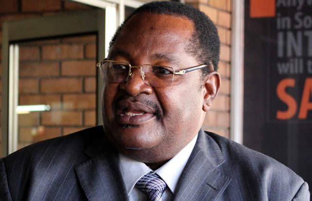 Obert Mpofu accused of dividing Chief's family