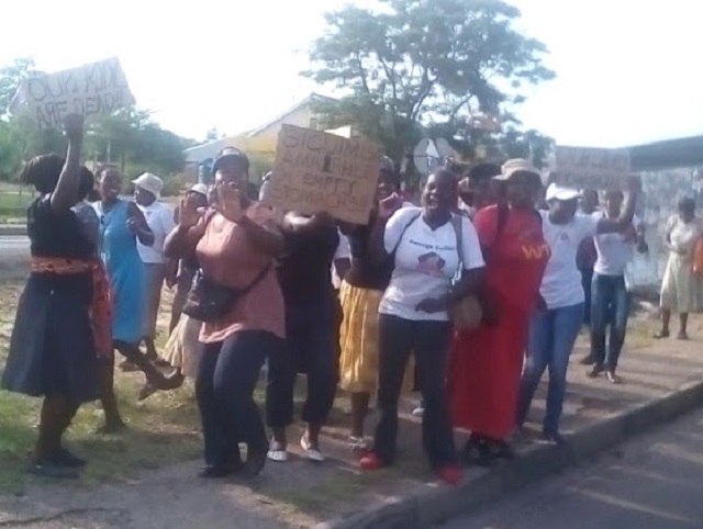 Picketing Hwange workers' wives vow to stay put