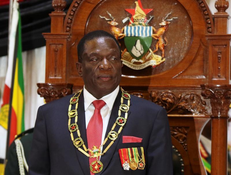 Mnangagwa join hands with white farmers