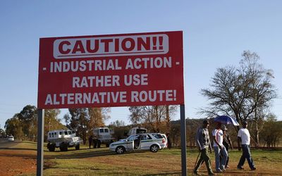 South Africa Auto strike may spread to gold, construction