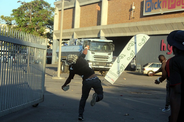 Mthwakazi petition Pick n Pay HQ in South Africa