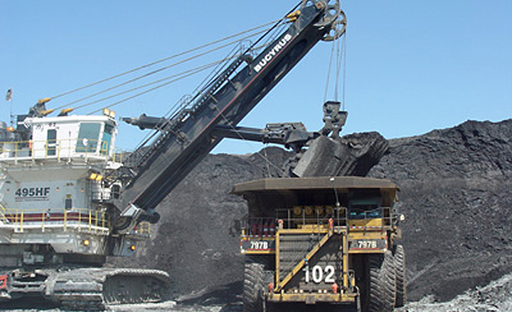 Hwange Colliery takes delivery of mining equipment