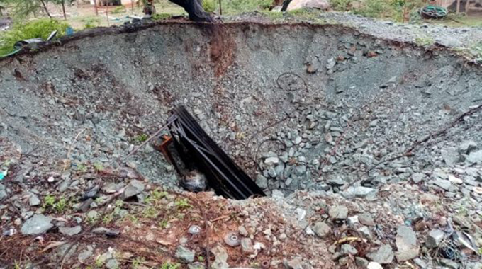 5 miners trapped in Zimbabwe shaft collapse