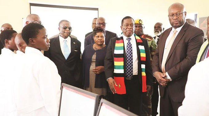  Mnangagwa commissions diamond mining plant