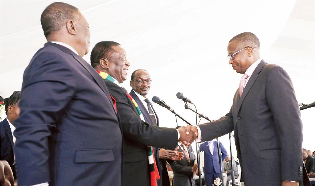  Mnangagwa's govt bans US$ 