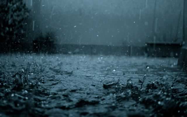 Heavy rains threaten farmers' produce