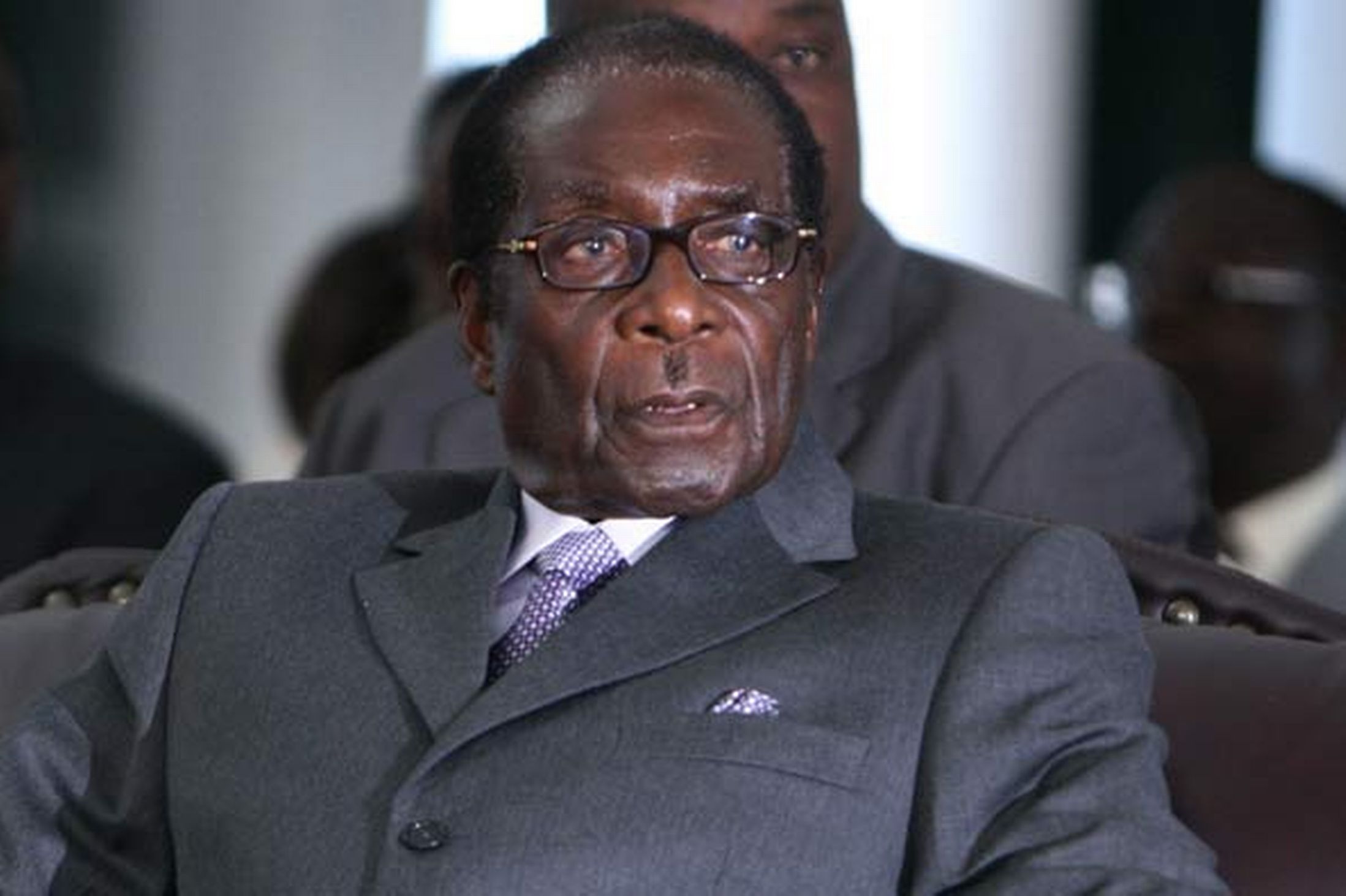 'Mugabe must resign over corruption'