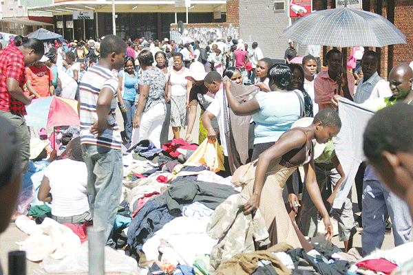 Influx of secondhand clothes chokes textile industry