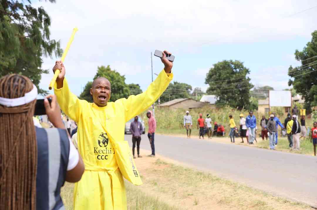 Madzibaba Veshanduko abandoned by colleagues